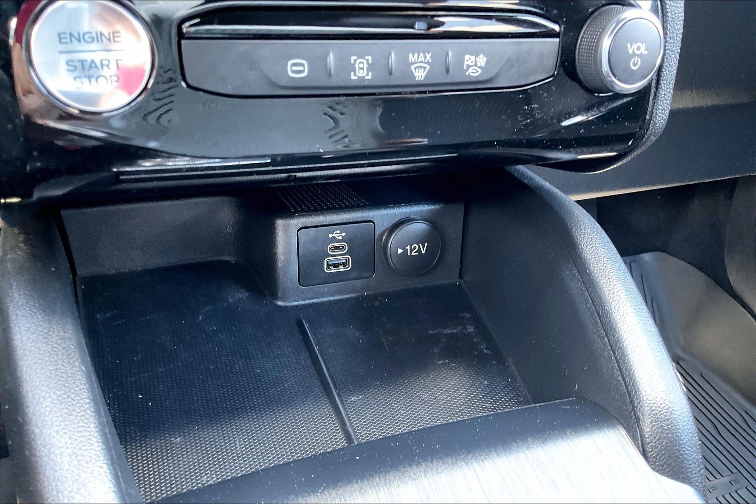 Certified 2025 Ford Escape ST-Line w/ Equipment Group 301A FWD image 30
