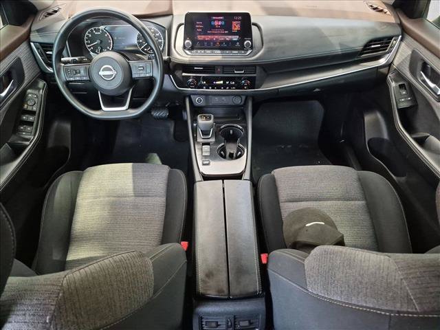 Used 2023 Nissan Rogue SV FWD image 17