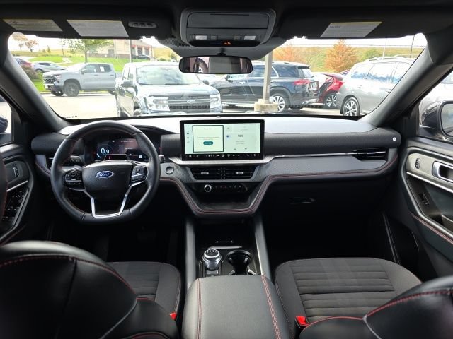 Certified 2025 Ford Explorer ST-Line w/ ST-Line Street Pack AWD/4WD image 14