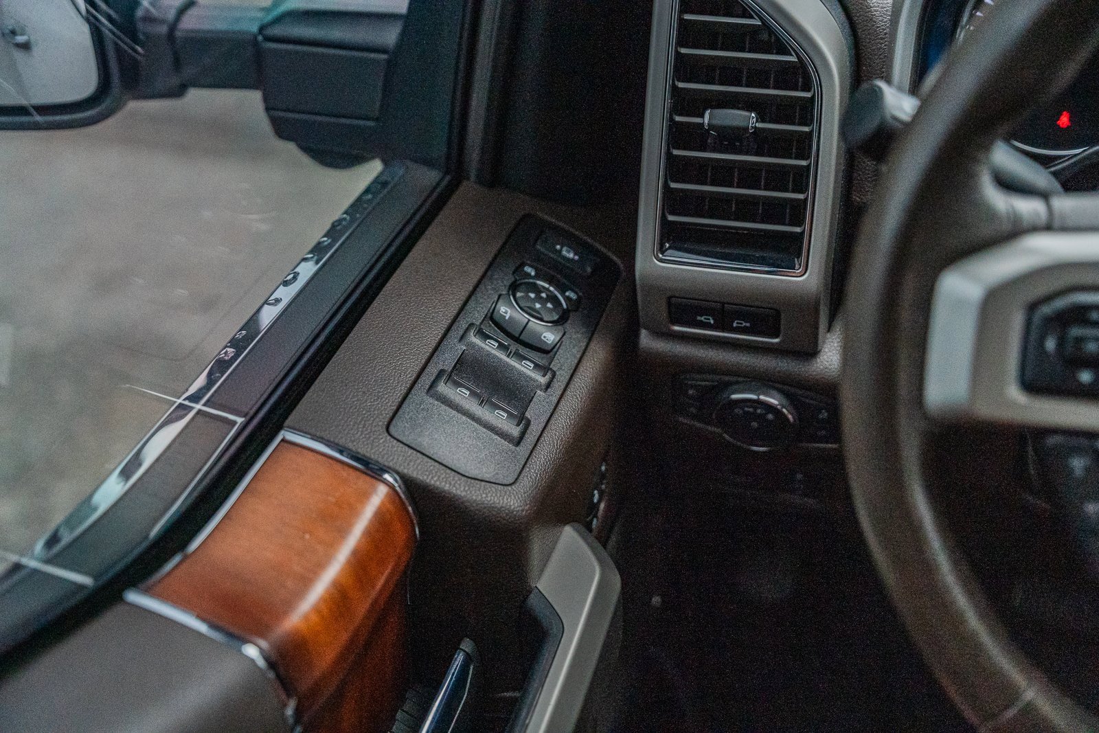 Certified 2020 Ford F250 King Ranch w/ Chrome Package image 35