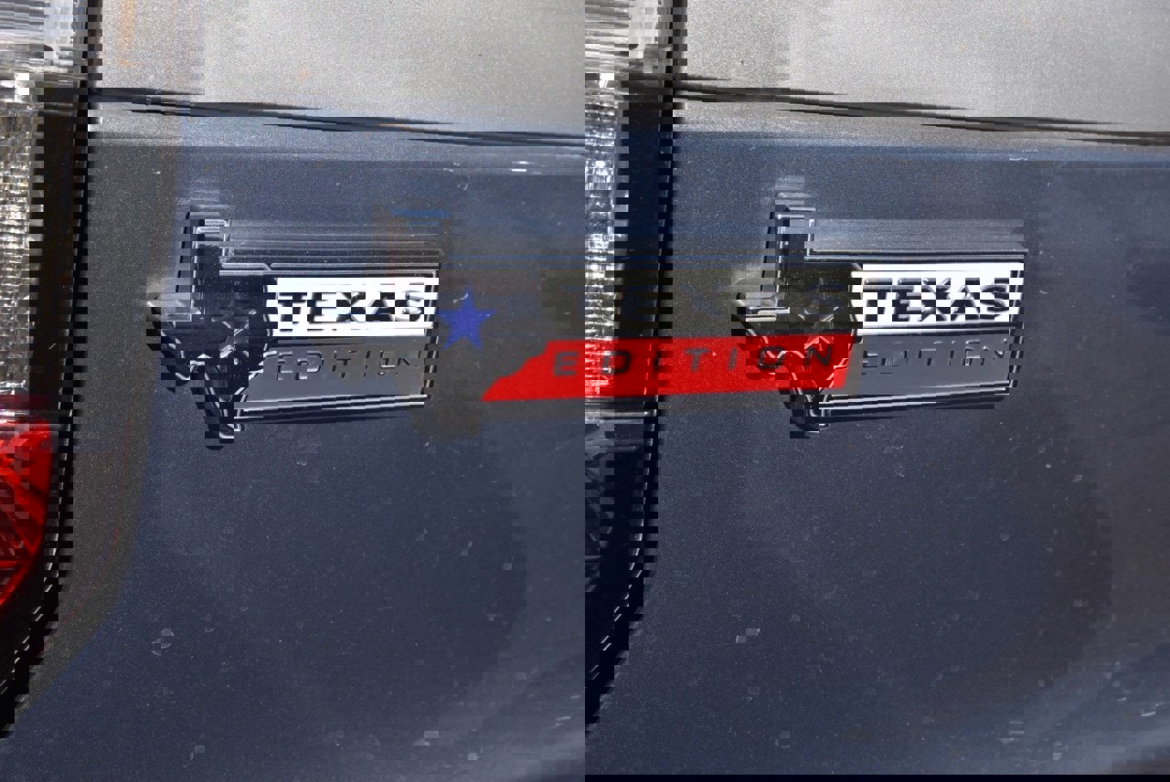 Certified 2023 Ford Expedition XLT image 10