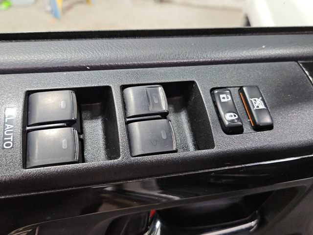 Used 2022 Toyota 4Runner TRD Off-Road Premium AWD/4WD image 10