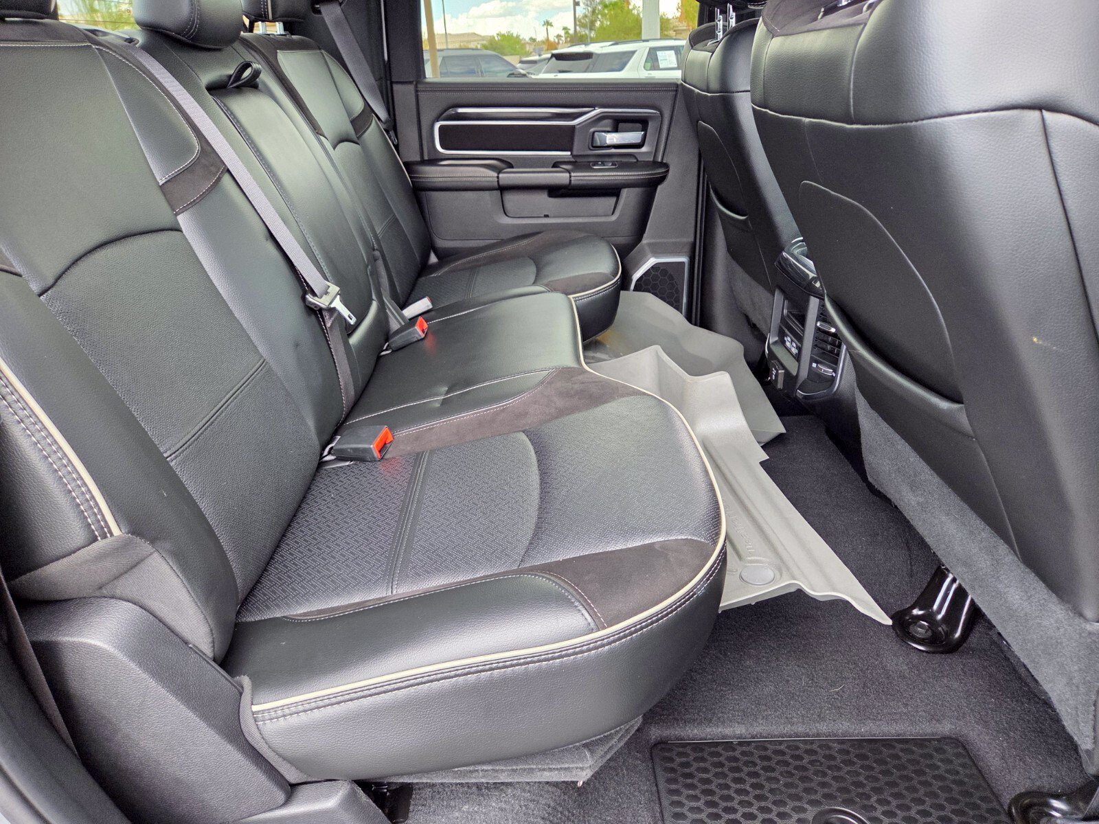 Used 2022 RAM 2500 Laramie AWD/4WD image 16