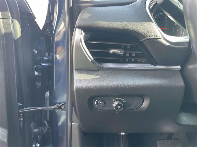 Used 2022 Chevrolet Traverse LT image 15