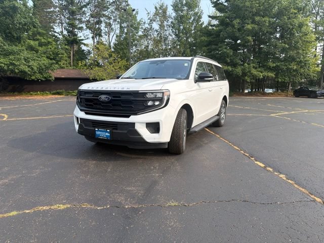 Certified 2025 Ford Expedition Active AWD/4WD image 4