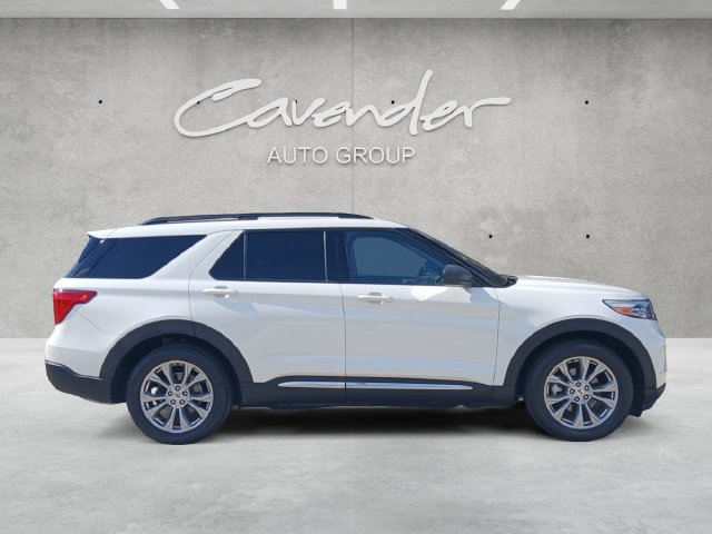 Certified 2022 Ford Explorer XLT w/ Equipment Group 202A RWD image 18
