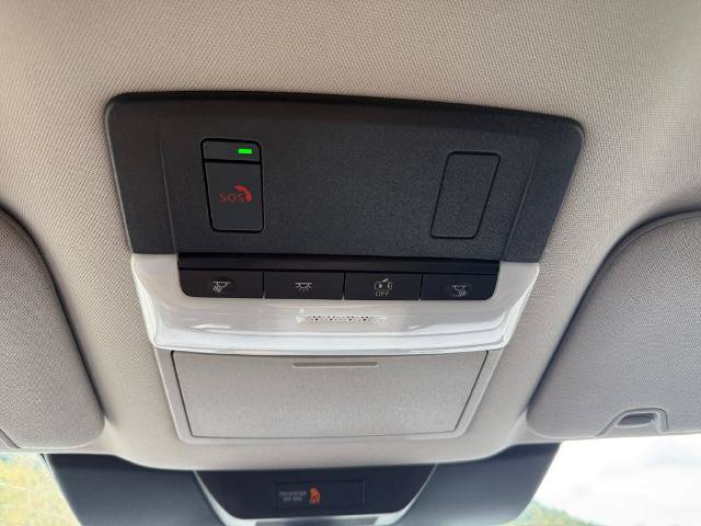 Used 2025 Nissan Pathfinder SL AWD/4WD image 36