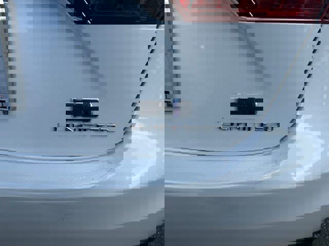 Used 2018 Toyota Avalon Limited image 9