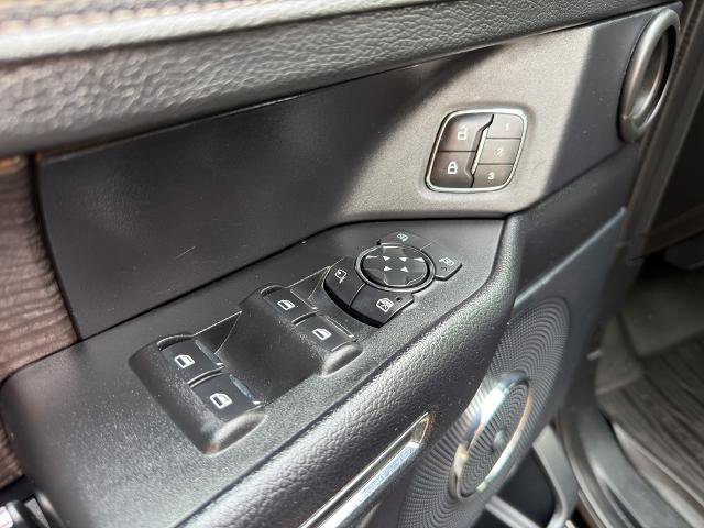 Certified 2019 Ford Expedition Limited w/ Special Edition Package AWD/4WD image 19