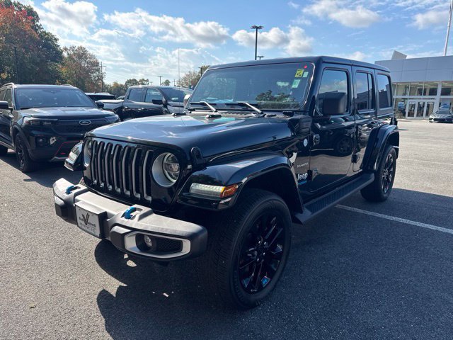 Used 2022 Jeep Wrangler Unlimited Sahara w/ Cold Weather Group AWD/4WD image 2