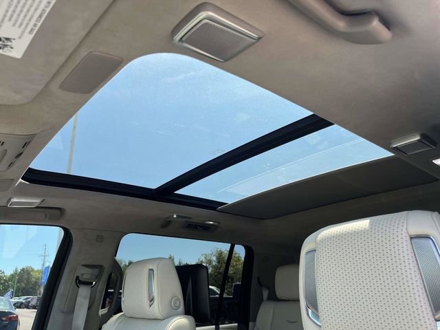 Used 2024 Cadillac Escalade ESV Premium Luxury Platinum image 17