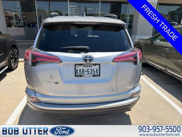 Used 2017 Toyota RAV4 LE FWD image 3
