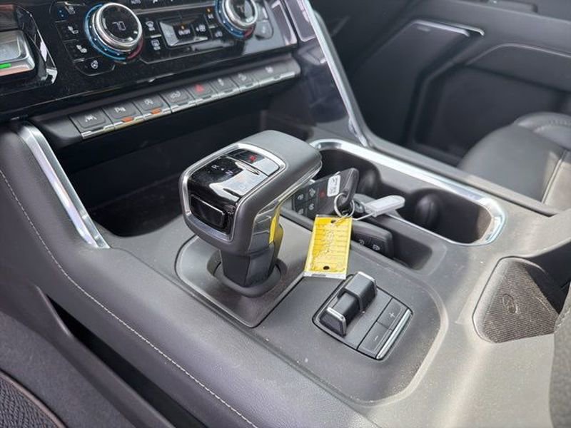 Used 2024 GMC Sierra 1500 Denali AWD/4WD image 8