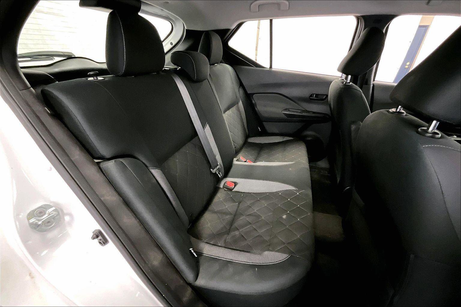 Used 2020 Nissan Kicks S image 26