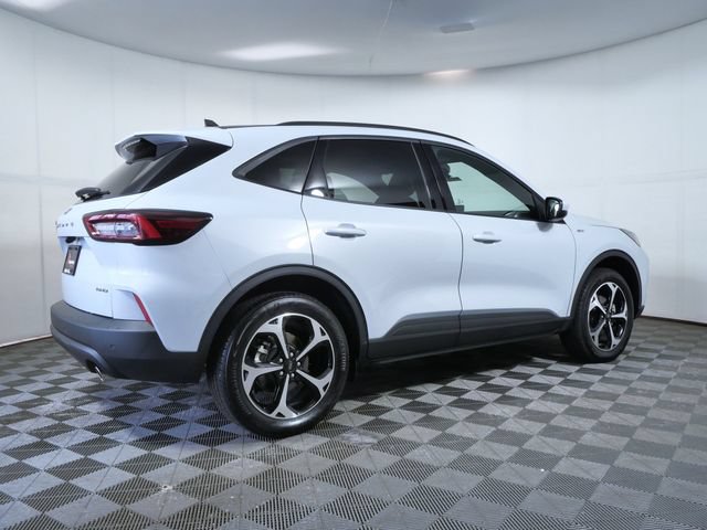 Certified 2025 Ford Escape ST-Line Select w/ Tech Pack #1 AWD/4WD image 8