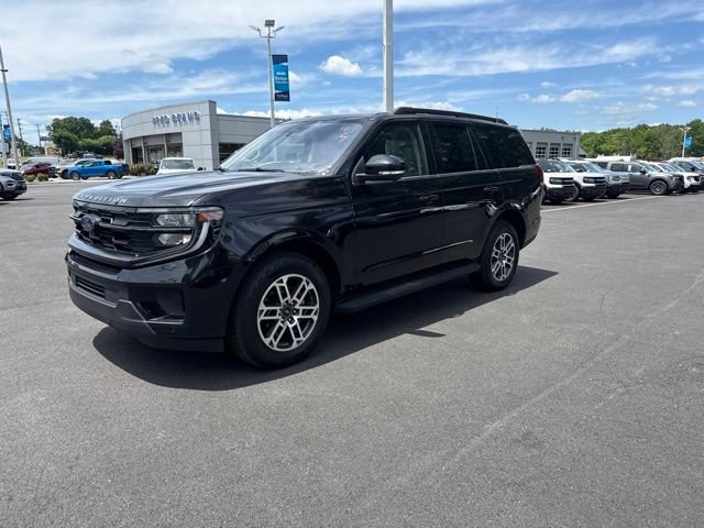 Certified 2025 Ford Expedition Active AWD/4WD image 3