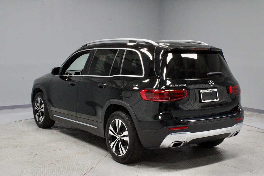 Used 2025 Mercedes-Benz GLB 250 GLB 250 image 3