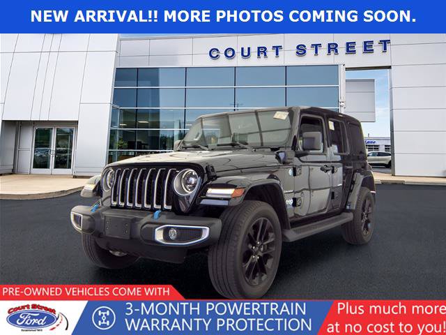 Used 2023 Jeep Wrangler Unlimited Sahara w/ Cold Weather Group AWD/4WD image 1