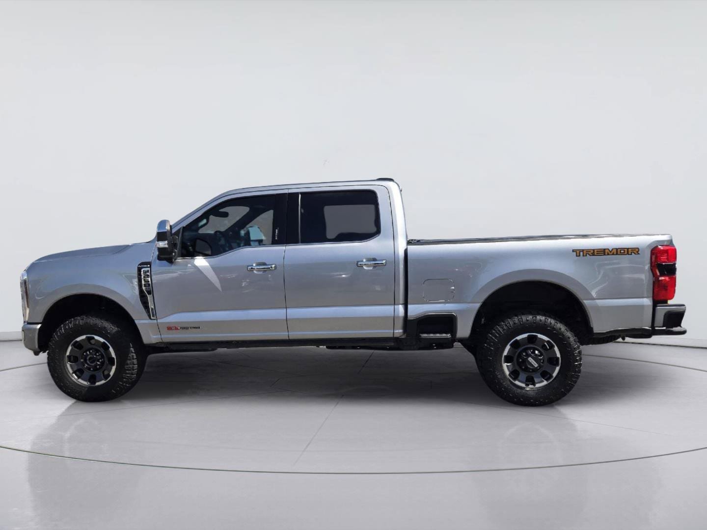 Certified 2024 Ford F250 Platinum w/ Tremor Off-Road Package AWD/4WD image 3