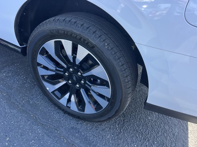 Certified 2025 Ford Expedition Platinum w/ Driver's Package image 9