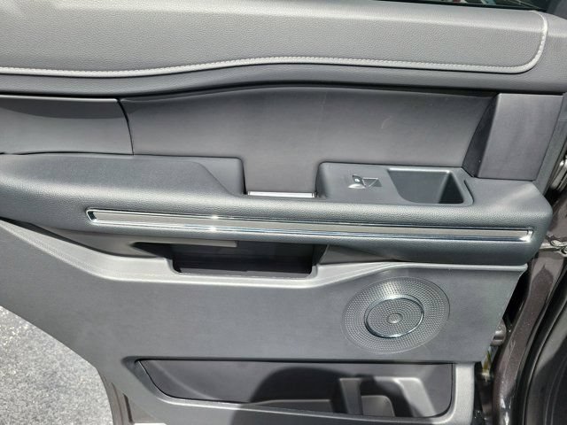 Certified 2023 Ford Expedition XLT RWD image 13