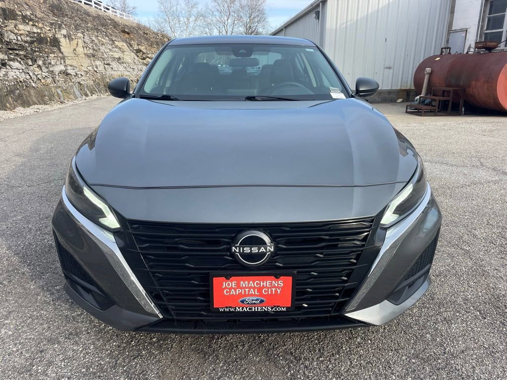 Used 2024 Nissan Altima 2.5 SV image 8