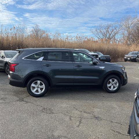Used 2021 Kia Sorento LX image 7
