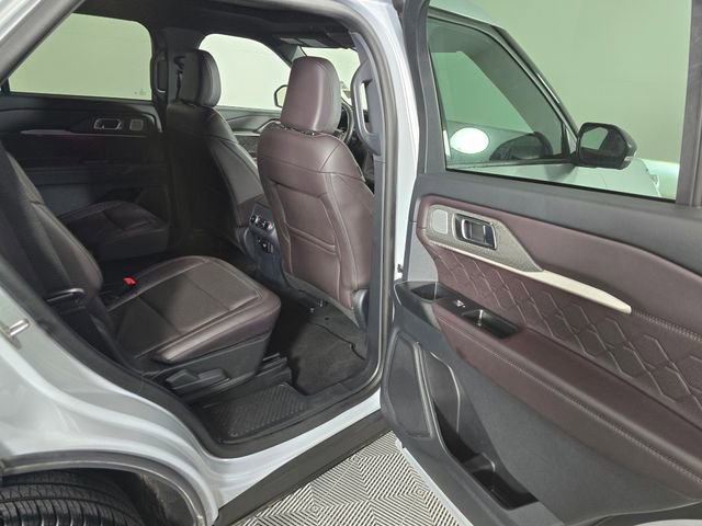 Certified 2025 Ford Explorer Platinum w/ LUX Leather Package AWD/4WD image 13