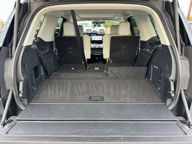 Certified 2025 Ford Expedition Platinum w/ Driver's Package AWD/4WD image 19