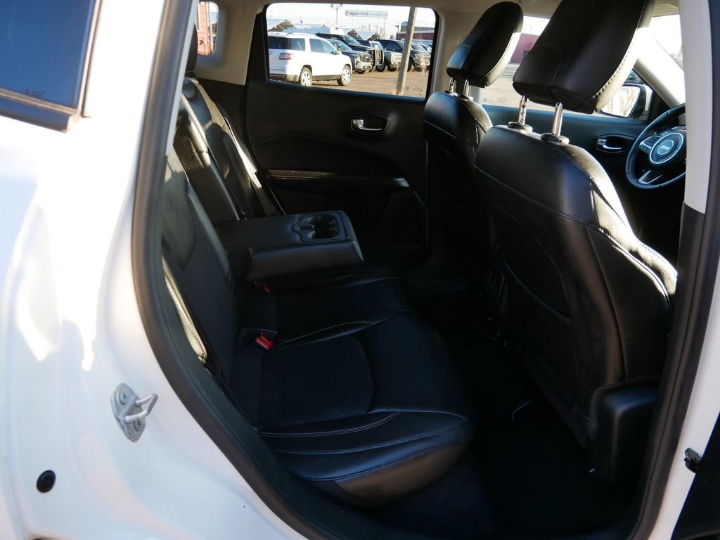 Used 2018 Jeep Compass Latitude w/ Popular Equipment Group AWD/4WD image 9