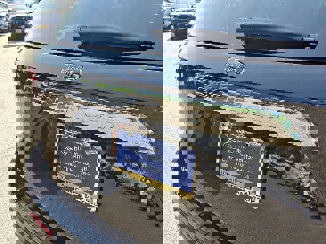 Certified 2022 Ford Explorer XLT w/ Equipment Group 202A image 27