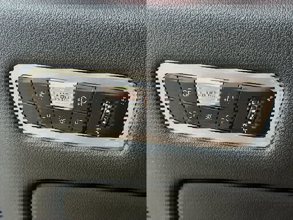 Used 2022 BMW X5 sDrive40i w/ Premium Package image 27