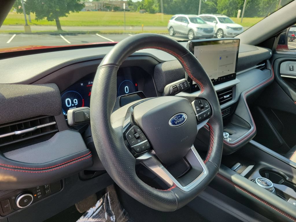 Certified 2025 Ford Explorer ST-Line w/ Premium Package AWD/4WD image 10