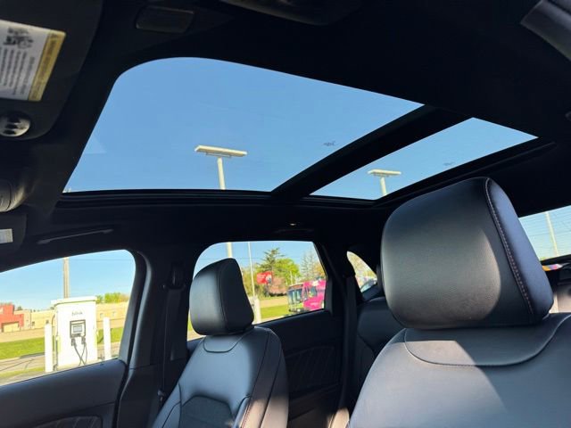 Certified 2024 Ford Edge ST-Line AWD/4WD image 10