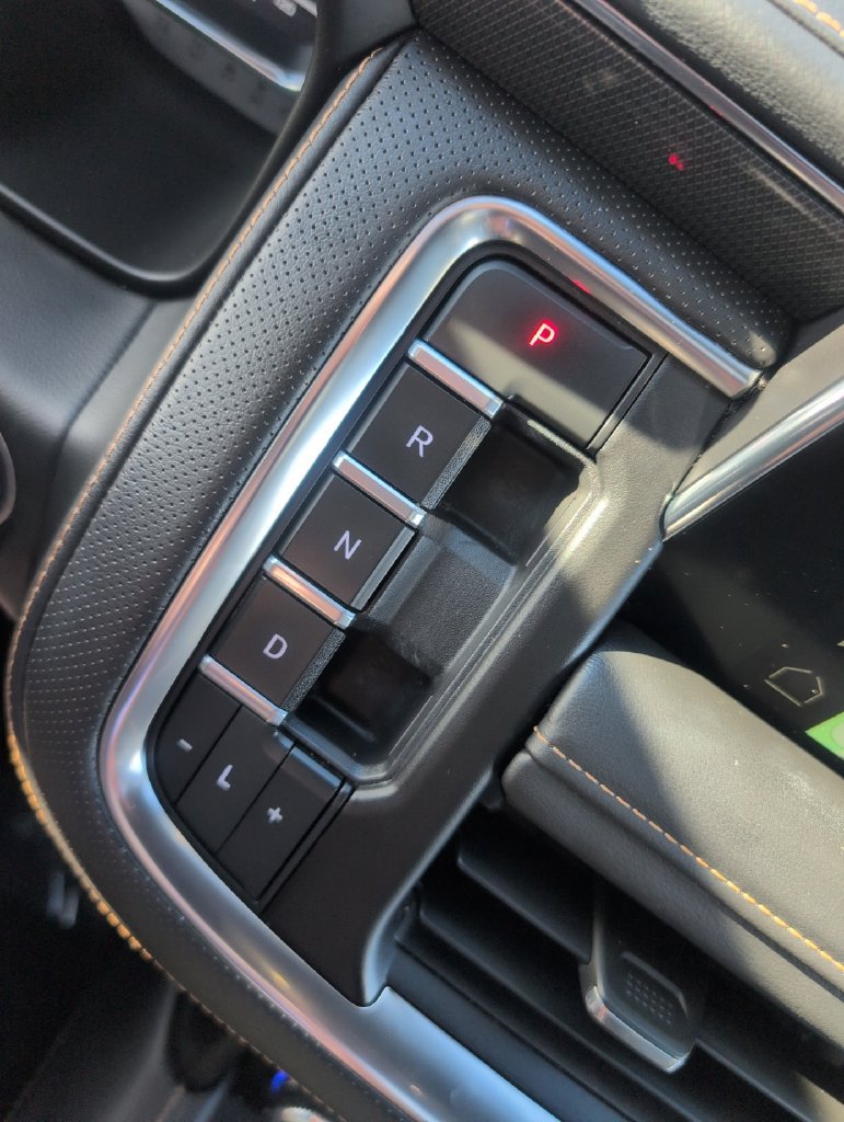 Used 2022 GMC Yukon AT4 AWD/4WD image 34