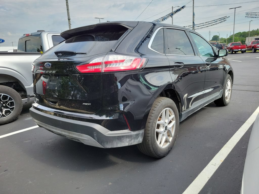 Certified 2023 Ford Edge SEL w/ Convenience Package AWD/4WD image 3