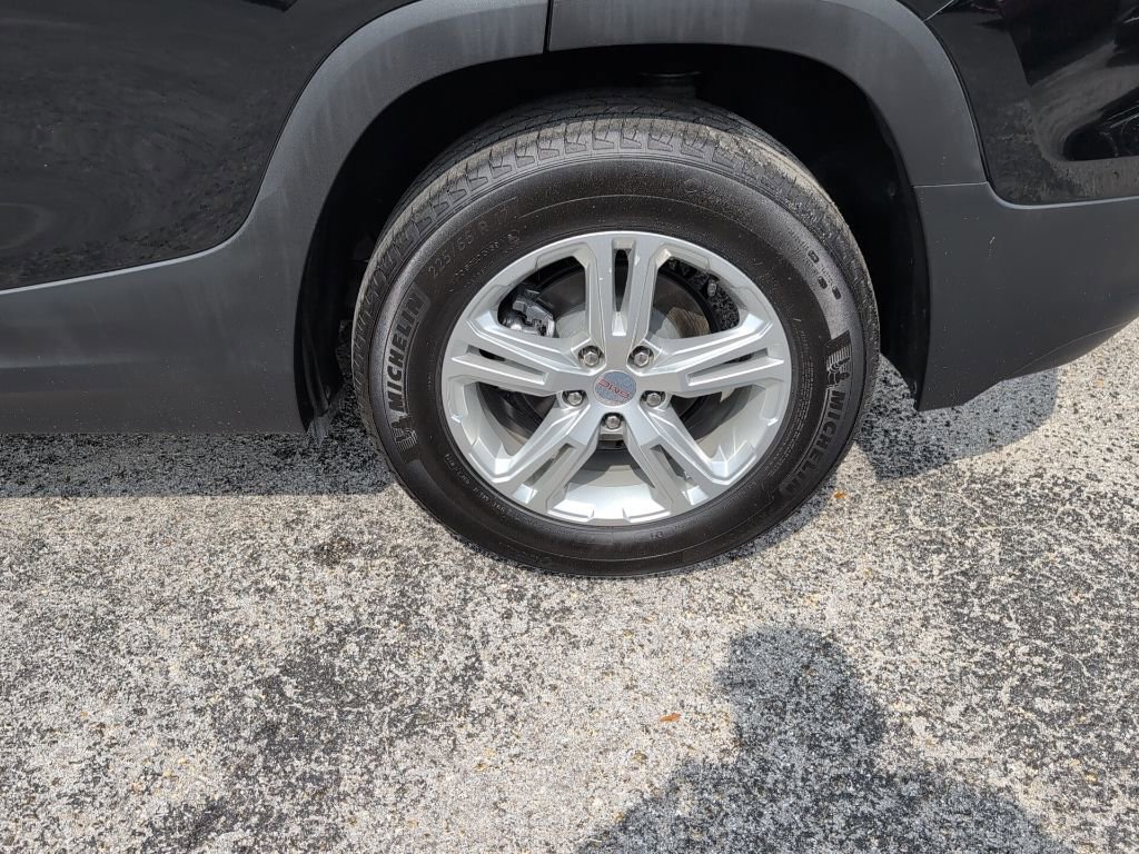 Used 2024 GMC Terrain SLE image 13