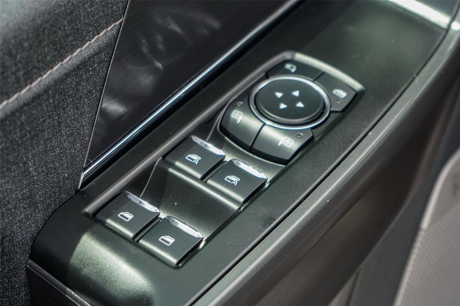 Certified 2024 Ford F150 Lariat w/ FX4 Off-Road Package image 21