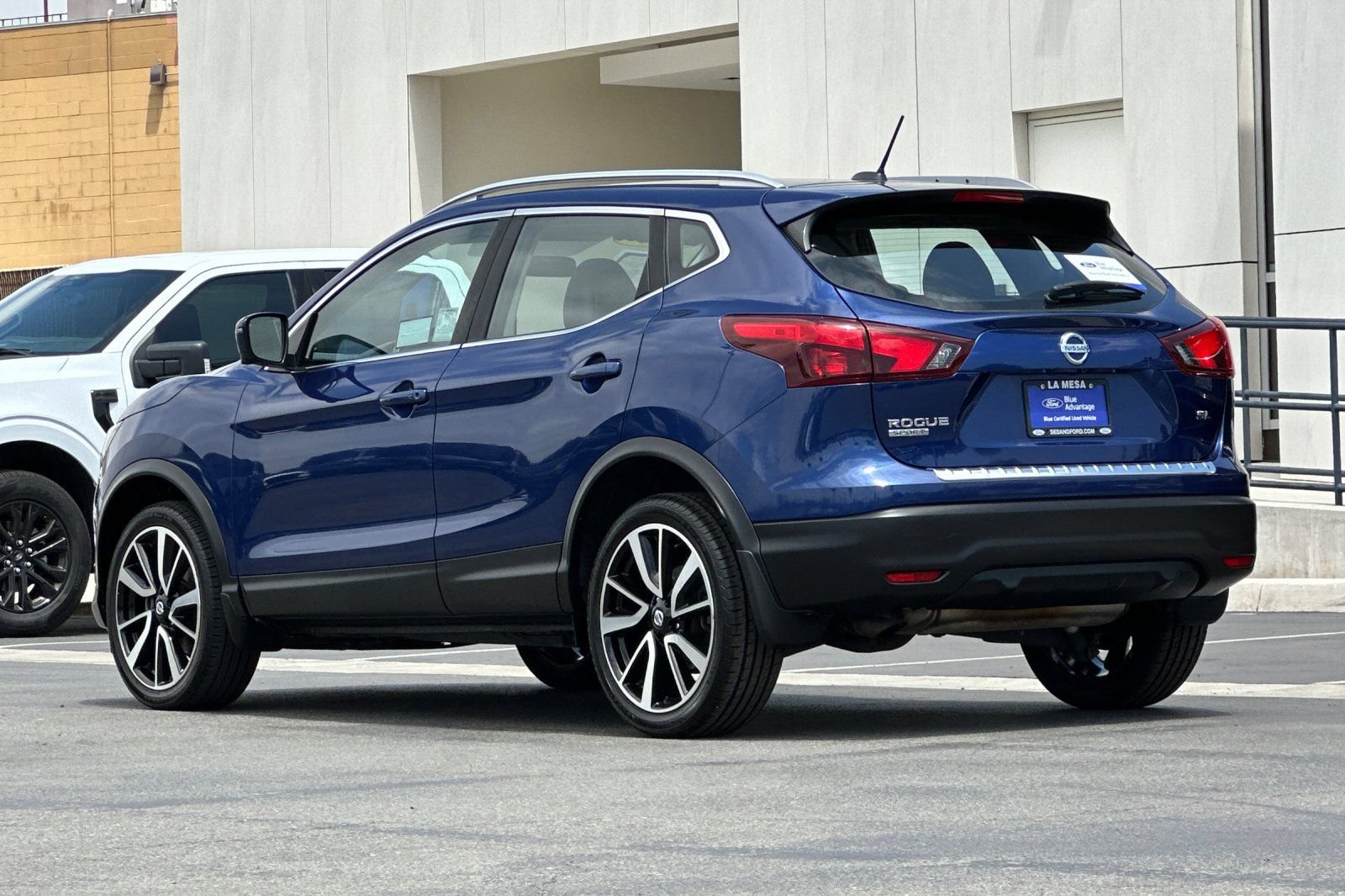 Used 2017 Nissan Rogue Sport SL FWD image 5