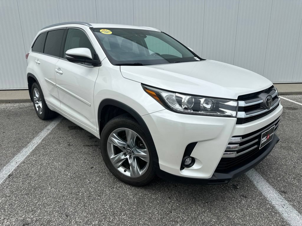 Used 2019 Toyota Highlander Limited AWD/4WD image 10