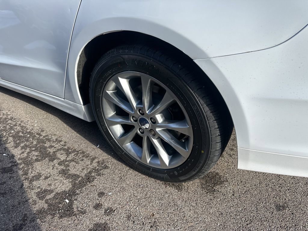 Certified 2017 Ford Fusion SE w/ Fusion SE Technology Package image 12