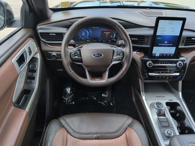 Certified 2022 Ford Explorer King Ranch w/ Technology Package AWD/4WD image 16