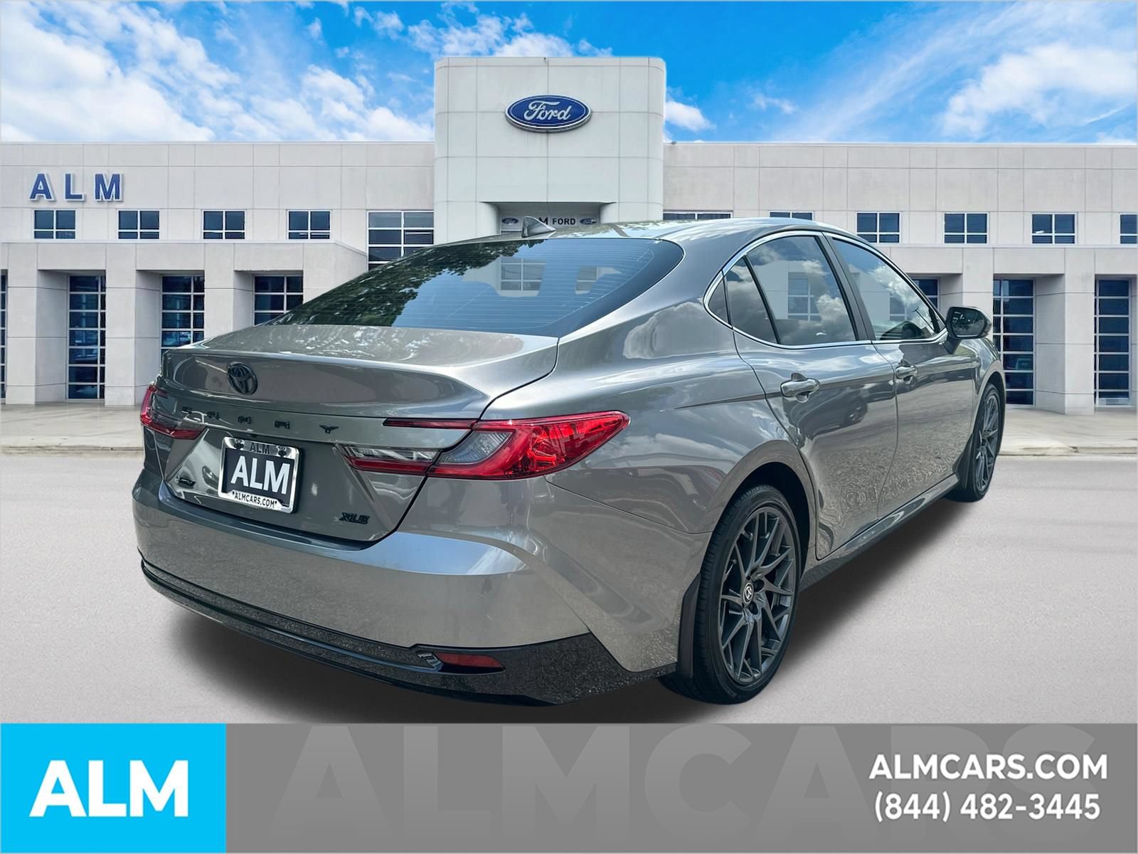 Used 2026 Toyota Camry XLE FWD image 5