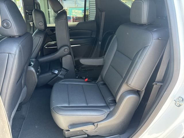Used 2025 Chevrolet Traverse LT AWD/4WD image 37