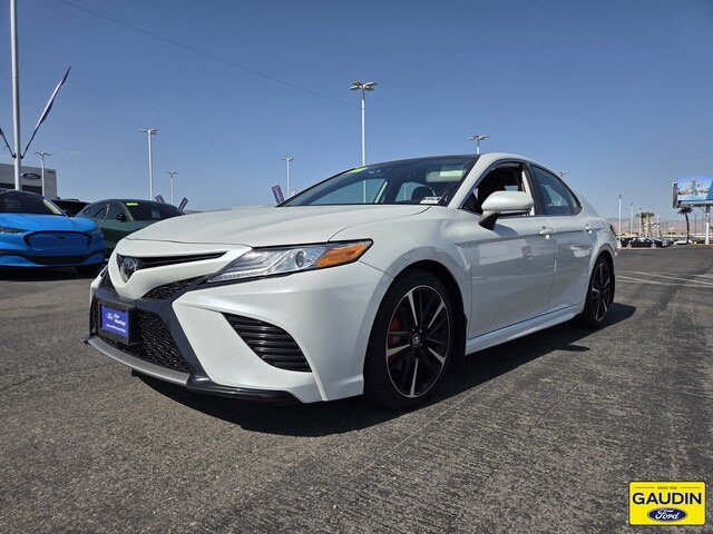 Used 2020 Toyota Camry XSE FWD image 3