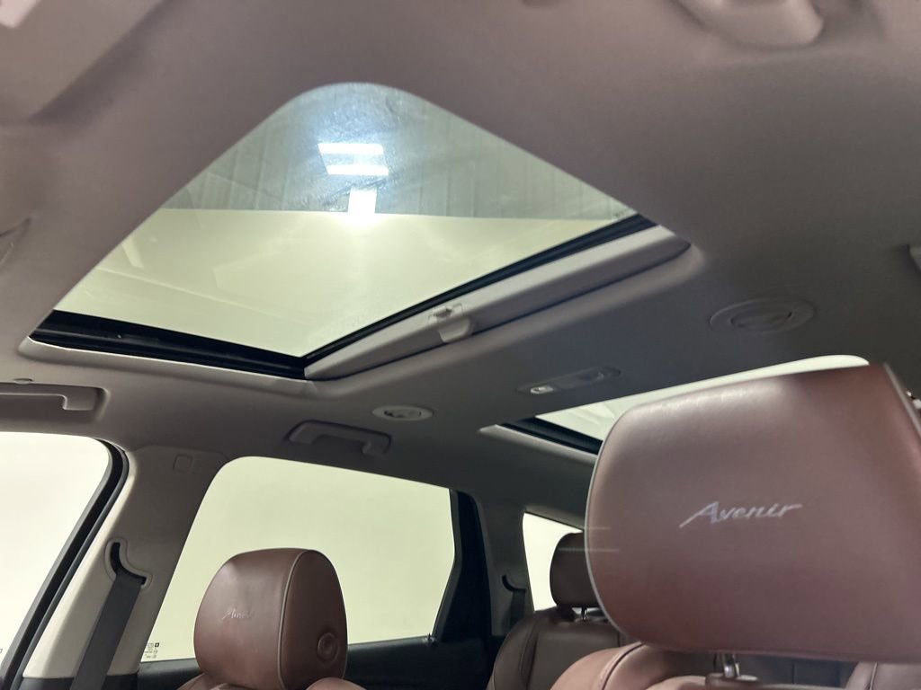 Used 2021 Buick Enclave Avenir w/ Avenir Technology Package image 29