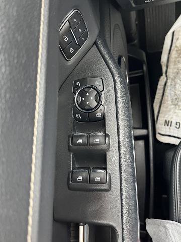 Certified 2024 Ford Expedition XLT image 11