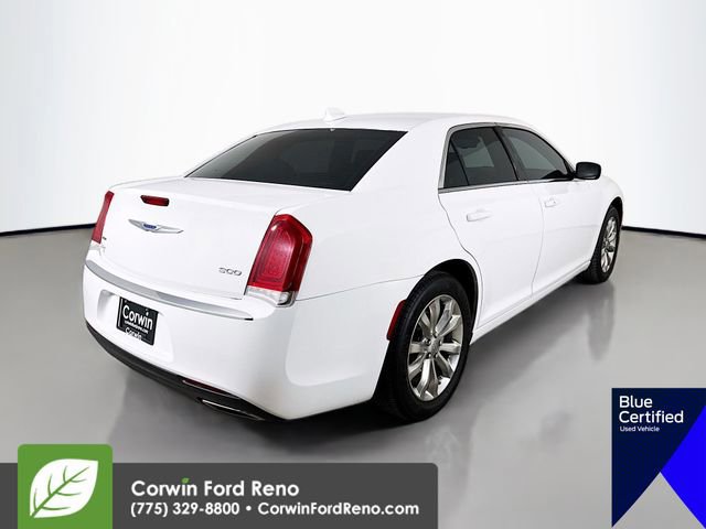Used 2022 Chrysler 300 Touring image 6