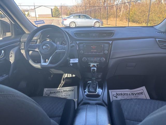 Used 2018 Nissan Rogue S image 9