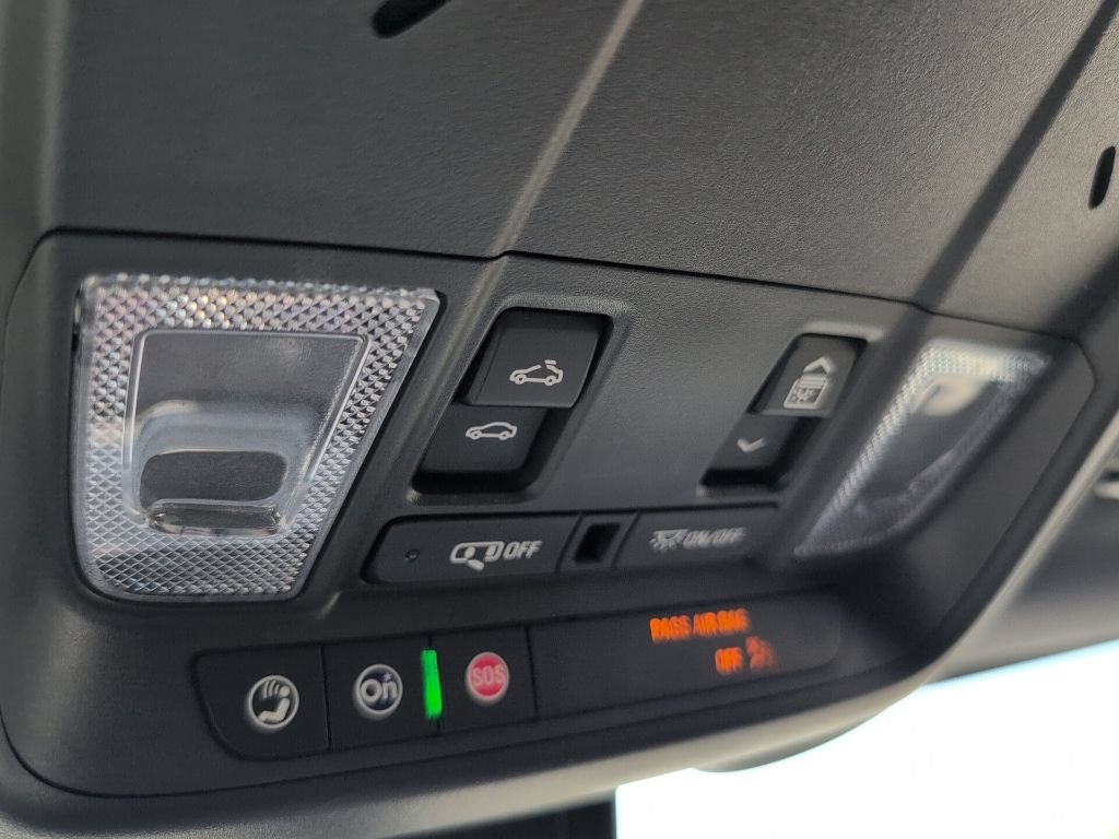 Used 2022 Chevrolet Equinox RS w/ RS Leather Package FWD image 20